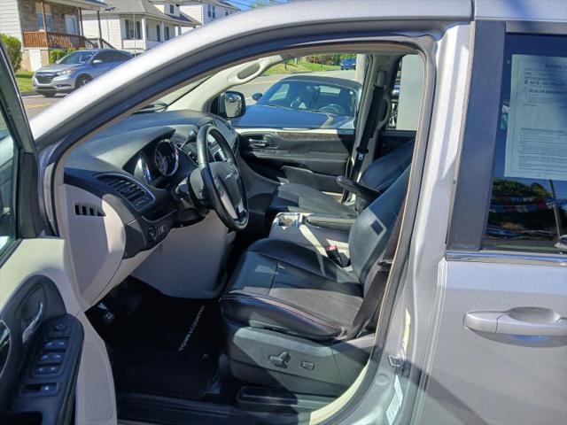 2013 Chrysler Town & Country Touring