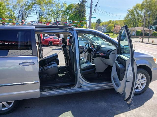 2013 Chrysler Town & Country Touring