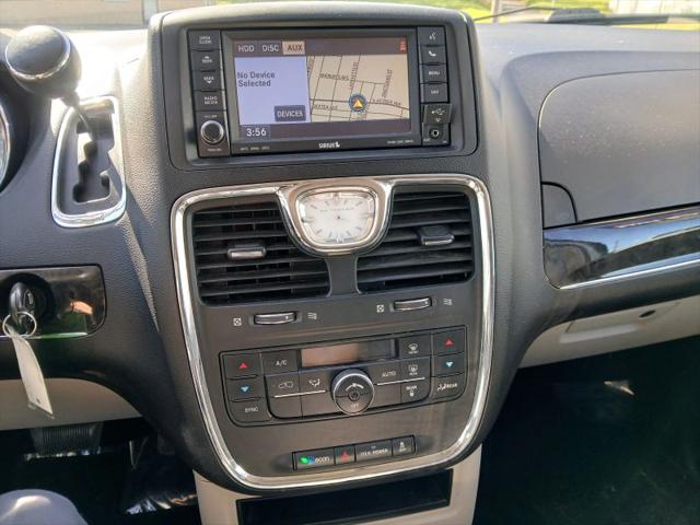 2013 Chrysler Town & Country Touring