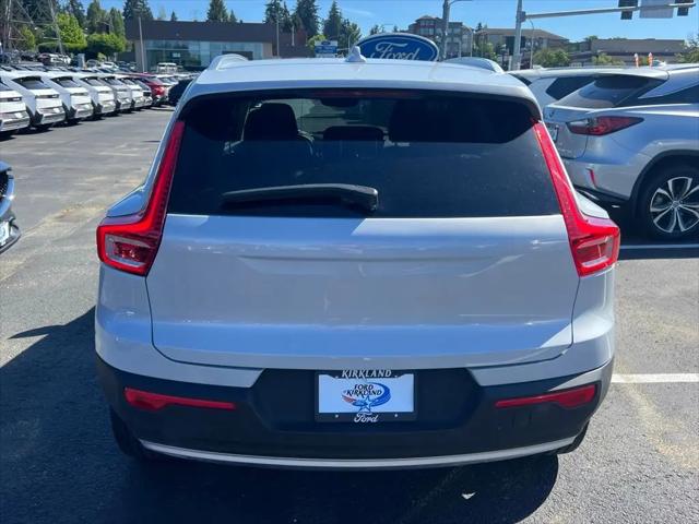 2021 Volvo XC40 T5 Momentum