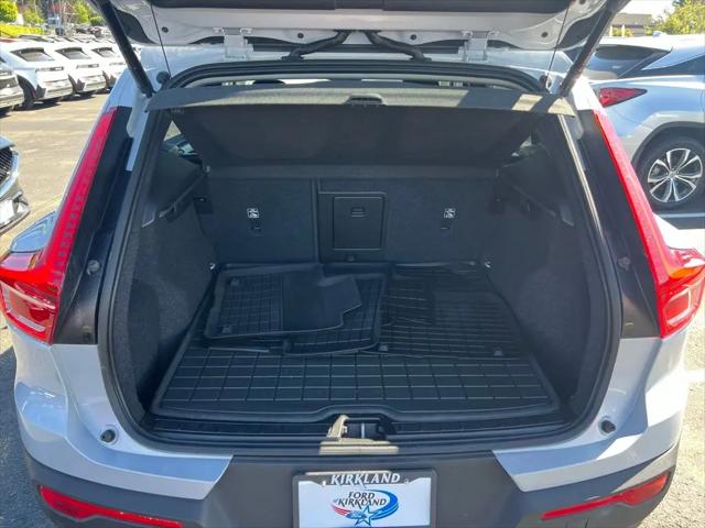 2021 Volvo XC40 T5 Momentum
