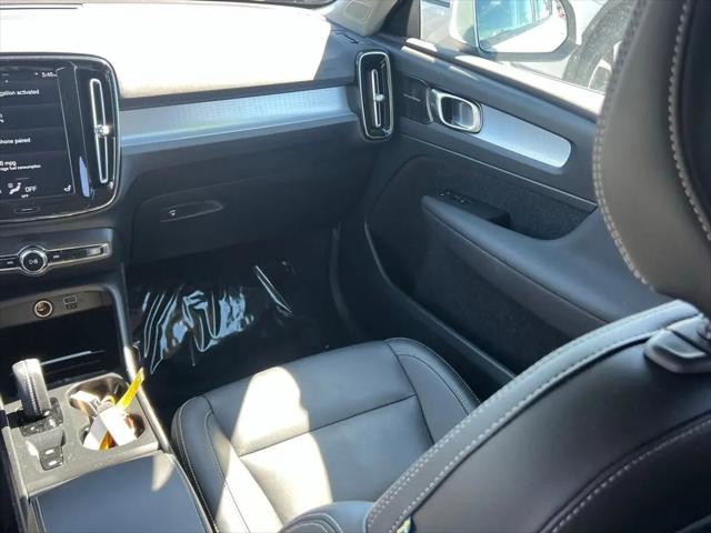 2021 Volvo XC40 T5 Momentum