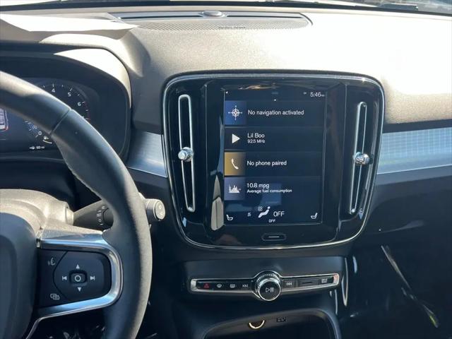 2021 Volvo XC40 T5 Momentum