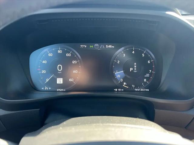 2021 Volvo XC40 T5 Momentum