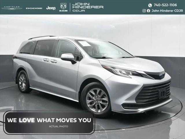 2022 Toyota Sienna LE for sale near Heath, OH