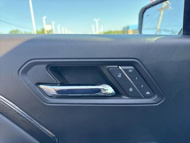 2023 GMC Canyon 4WD Crew Cab Short Box AT4X