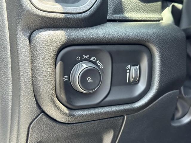 2026 Ram 1500 Tradesman Crew Cab 4x4 5'7" Box