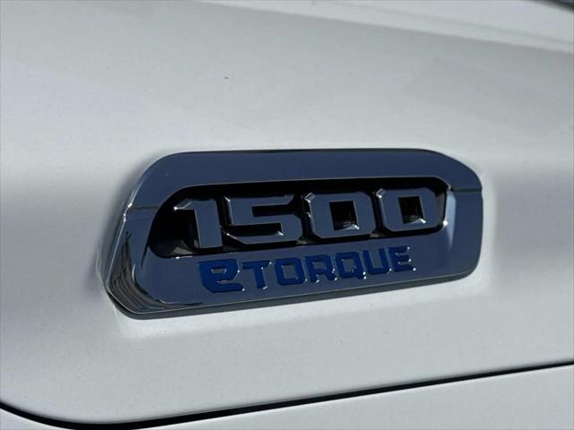 2026 Ram 1500 Tradesman Crew Cab 4x4 5'7" Box