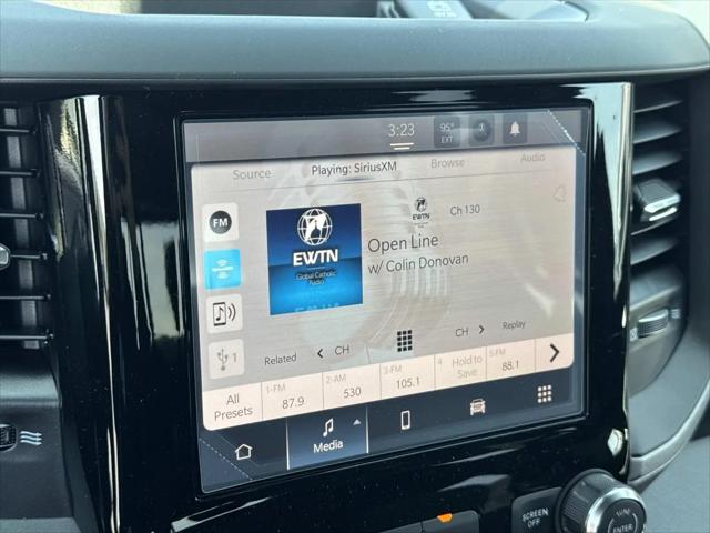 2026 Ram 1500 Tradesman Crew Cab 4x4 5'7" Box