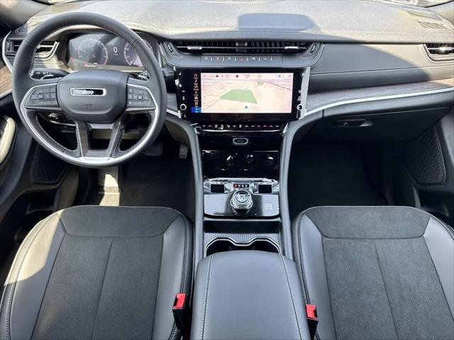 2026 Jeep Grand Cherokee L Altitude 4x2