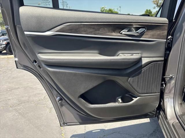 2026 Jeep Grand Cherokee L Altitude 4x2