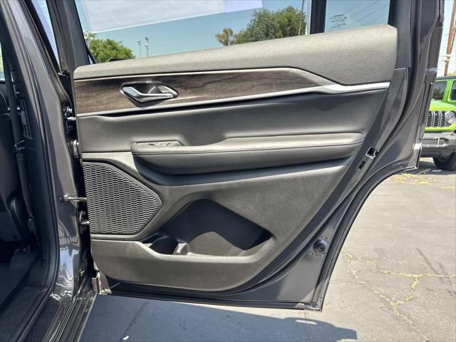 2026 Jeep Grand Cherokee L Altitude 4x2