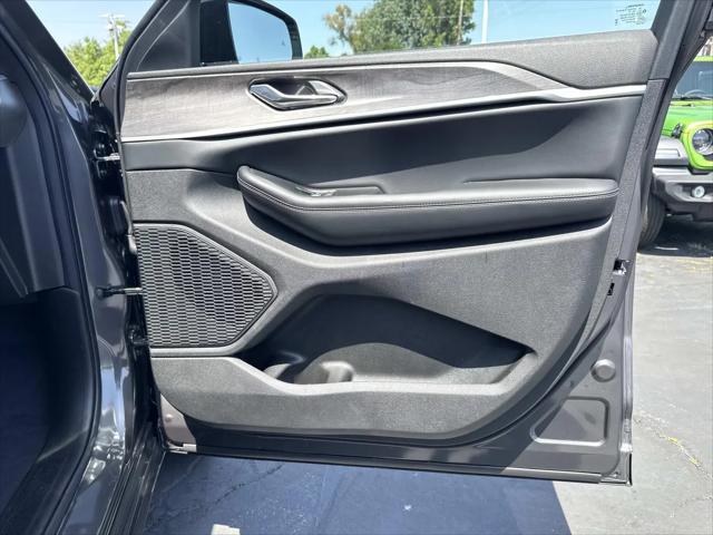 2026 Jeep Grand Cherokee L Altitude 4x2