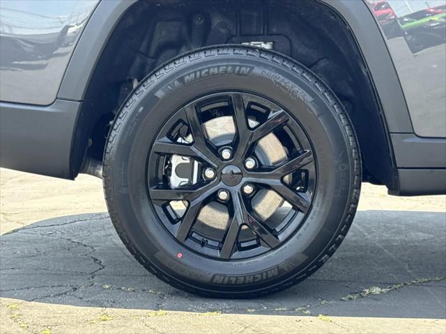 2026 Jeep Grand Cherokee L Altitude 4x2
