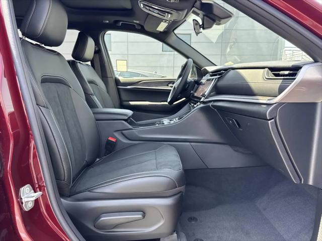 2026 Jeep Grand Cherokee L Altitude 4x2