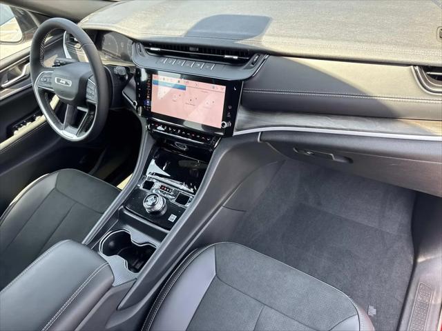 2026 Jeep Grand Cherokee L Altitude 4x2