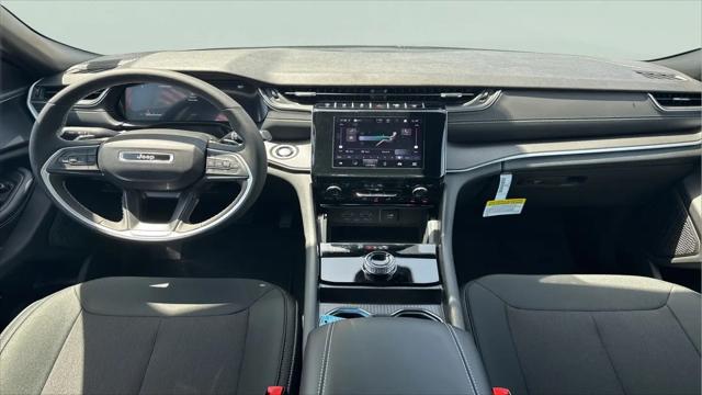 2026 Jeep Grand Cherokee Altitude 4x2