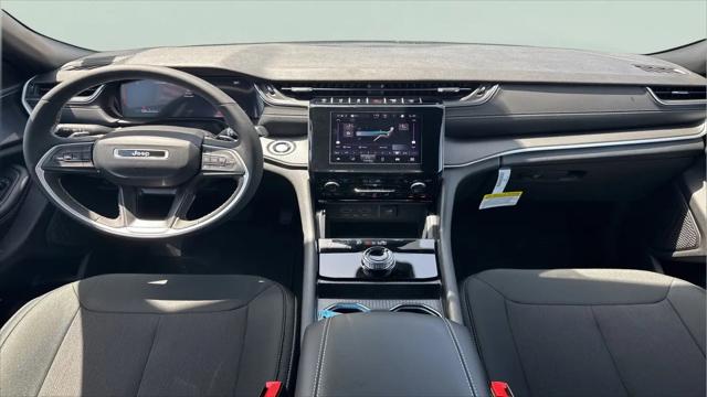 2026 Jeep Grand Cherokee Altitude 4x2