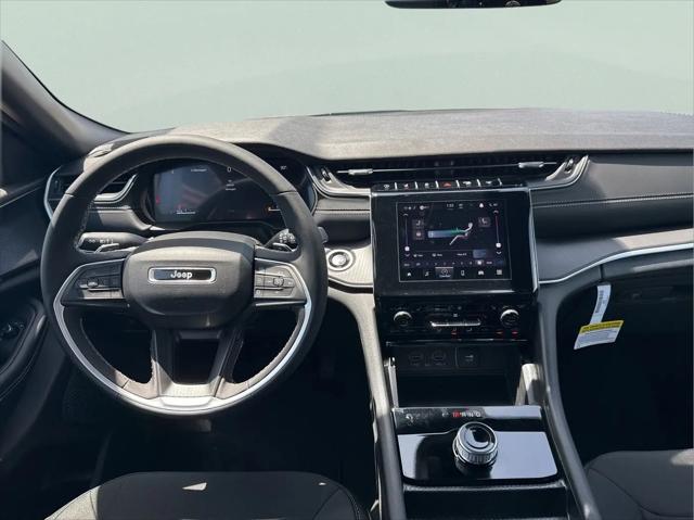 2026 Jeep Grand Cherokee Altitude 4x2
