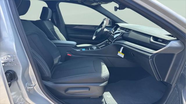 2026 Jeep Grand Cherokee Altitude 4x2