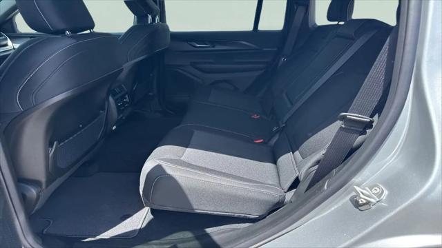2026 Jeep Grand Cherokee Altitude 4x2