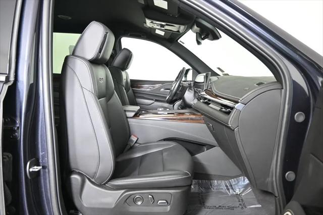 2024 Cadillac Escalade ESV Luxury