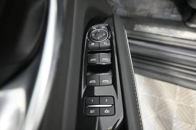 2024 Cadillac Escalade ESV Luxury