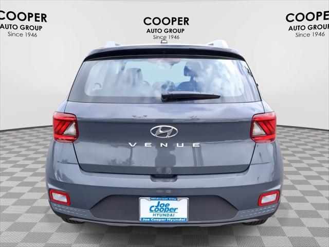2026 Hyundai Venue SEL w/Two-Tone Roof