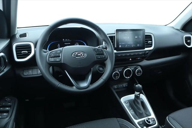 2026 Hyundai Venue SEL w/Two-Tone Roof