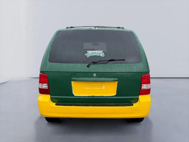 2005 Kia Sedona LX