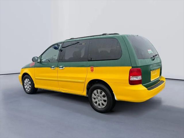2005 Kia Sedona LX