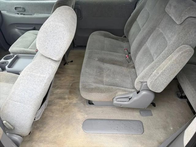 2005 Kia Sedona LX