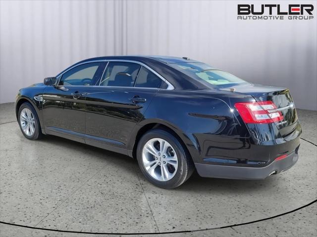 2017 Ford Taurus SE