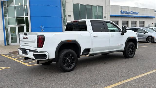 2025 GMC Sierra 2500HD Crew Cab, Standard Bed, AT4, 4WD
