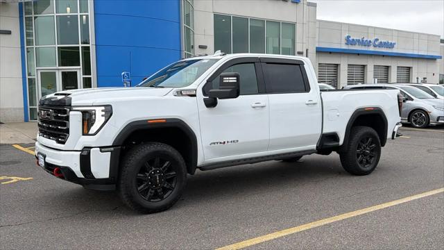 2025 GMC Sierra 2500HD Crew Cab, Standard Bed, AT4, 4WD