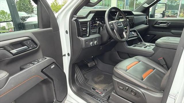 2025 GMC Sierra 2500HD Crew Cab, Standard Bed, AT4, 4WD