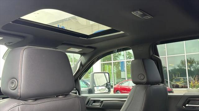 2025 GMC Sierra 2500HD Crew Cab, Standard Bed, AT4, 4WD