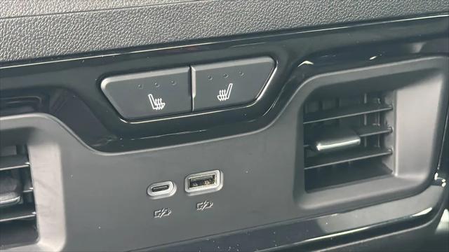 2025 GMC Sierra 2500HD Crew Cab, Standard Bed, AT4, 4WD