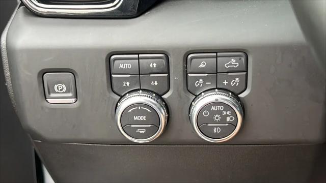 2025 GMC Sierra 2500HD Crew Cab, Standard Bed, AT4, 4WD