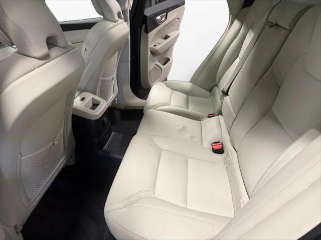 2025 Volvo XC60 Plug-In Hybrid Ultra, T8 AWD Electric/Gasoline, Dark
