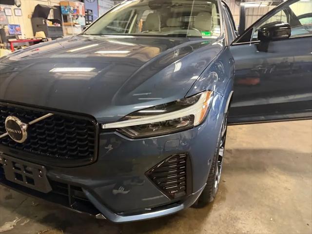2025 Volvo XC60 Plug-In Hybrid Ultra, T8 AWD Electric/Gasoline, Dark
