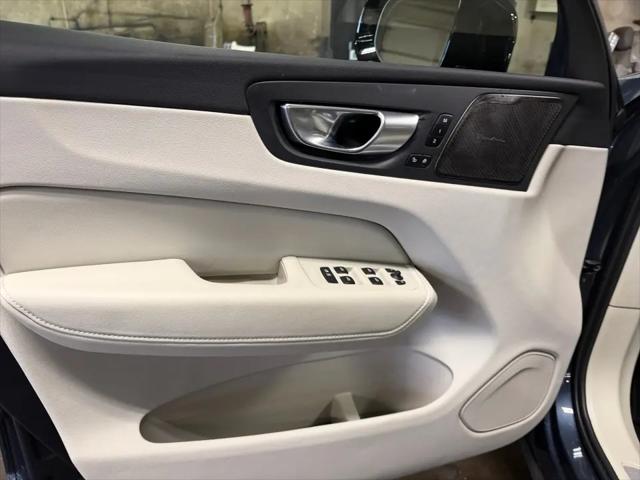 2025 Volvo XC60 Plug-In Hybrid Ultra, T8 AWD Electric/Gasoline, Dark