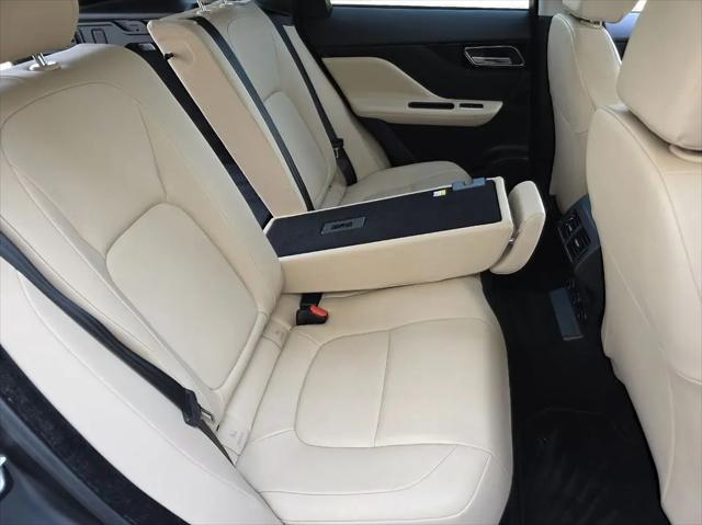 2018 Jaguar F-PACE 30t Premium