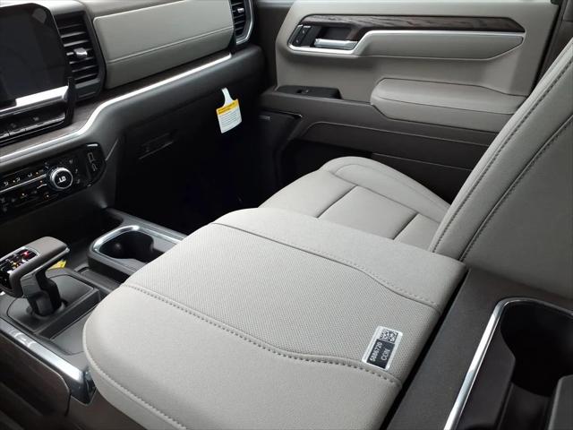 2026 GMC Sierra 1500 Crew Cab, Short Bed, SLT, 4WD