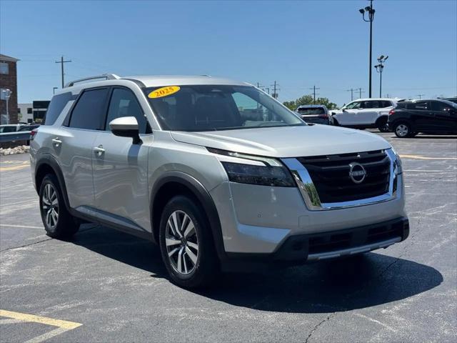 2025 Nissan Pathfinder SL FWD