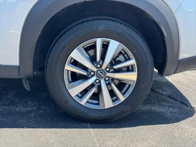 2025 Nissan Pathfinder SL FWD