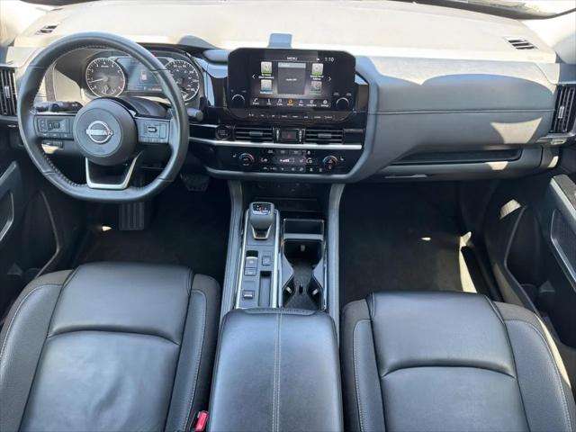 2025 Nissan Pathfinder SL FWD