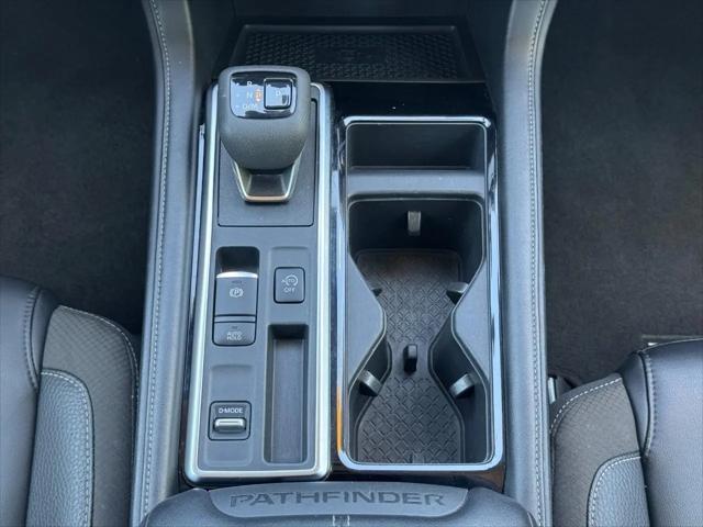 2025 Nissan Pathfinder SL FWD