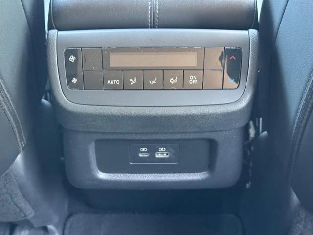 2025 Nissan Pathfinder SL FWD