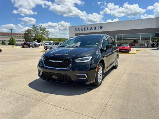 2023 Chrysler Pacifica Touring L for sale in Rolla, MO